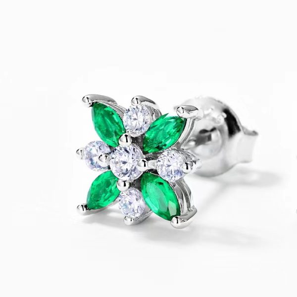Stud Sparkling Star Shape Emerald Diamond Earrings - Image 2