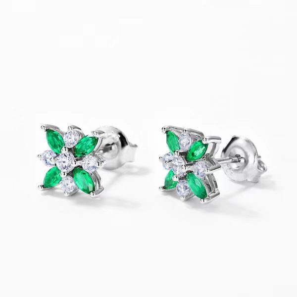 Stud Sparkling Star Shape Emerald Diamond Earrings - Image 3