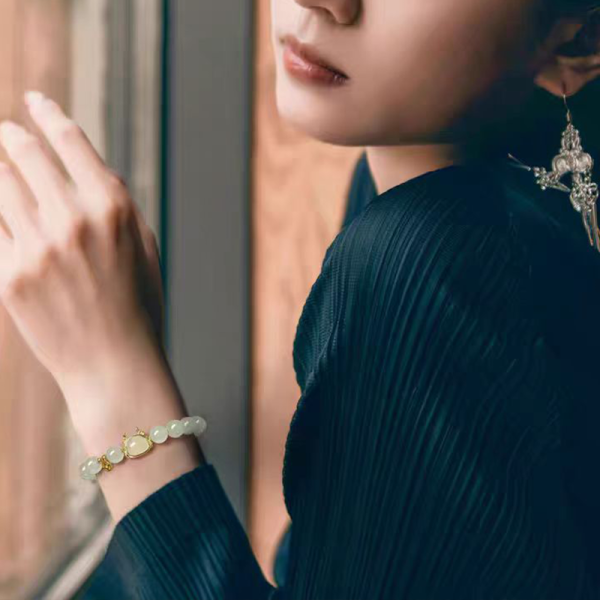jade bracelet